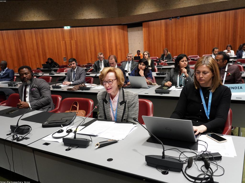 សំណួរ និង សំណេីរ៖ ការទទួលស្គាល់និងការជួយគ្នា